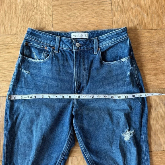 Abercrombie & Fitch Size 28 6L High Rise Long Mom Jeans Blue Distressed Denim - Picture 7 of 10